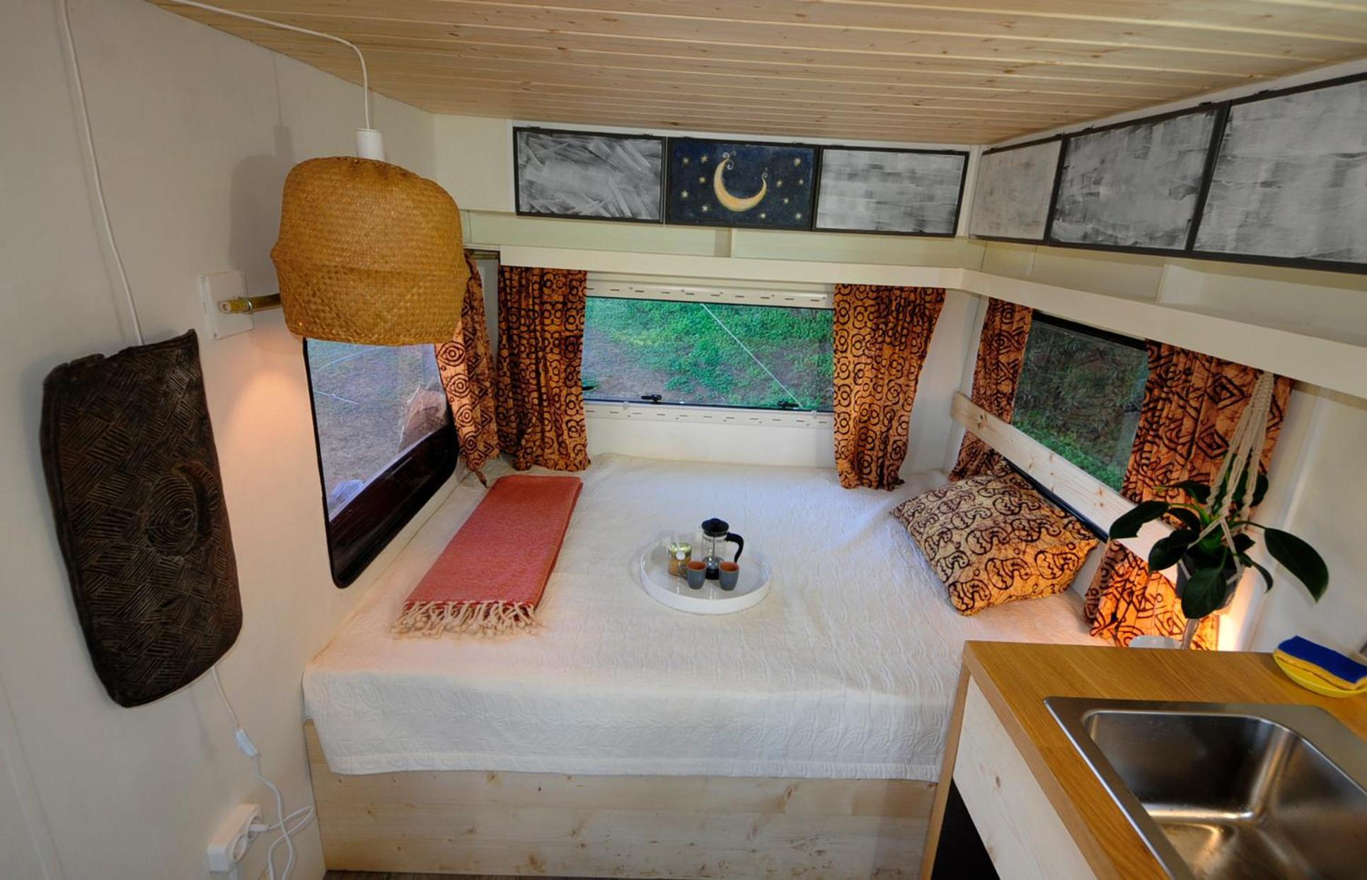 Cosy Nest In Animal Rescue Monte Dos Vagabundos Camping *